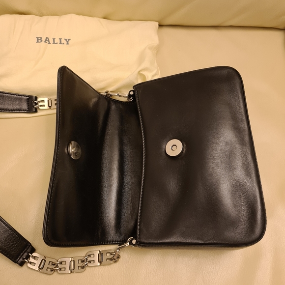 Bally lambskin purse - Picture 7 of 8